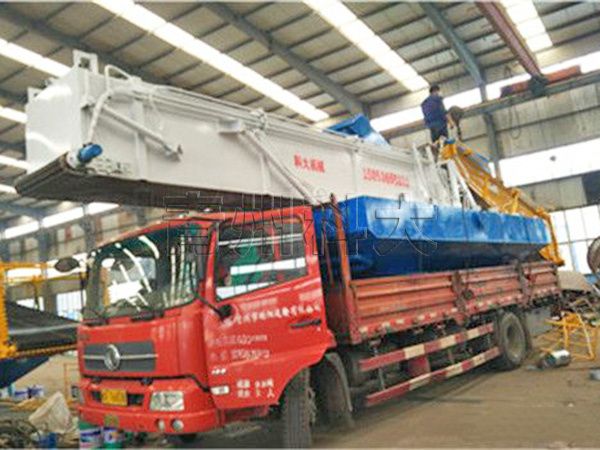 全自動(dòng)水葫蘆收割船發(fā)貨